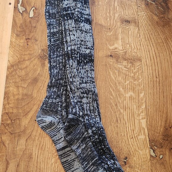 Plus size Thick Knee High Socks Heather Grey from Torrid 2 pack - Picture 4 of 7